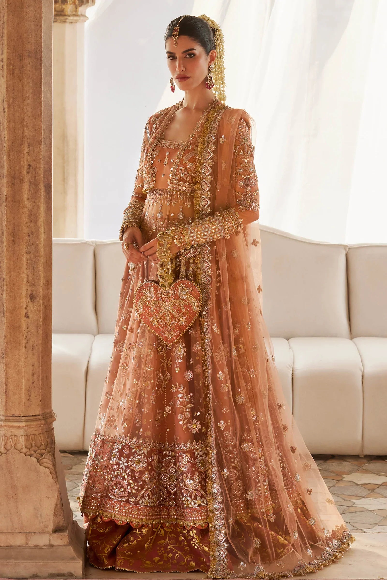 ZAHA- GUL-E-MAHNOOR (ZC25-08)