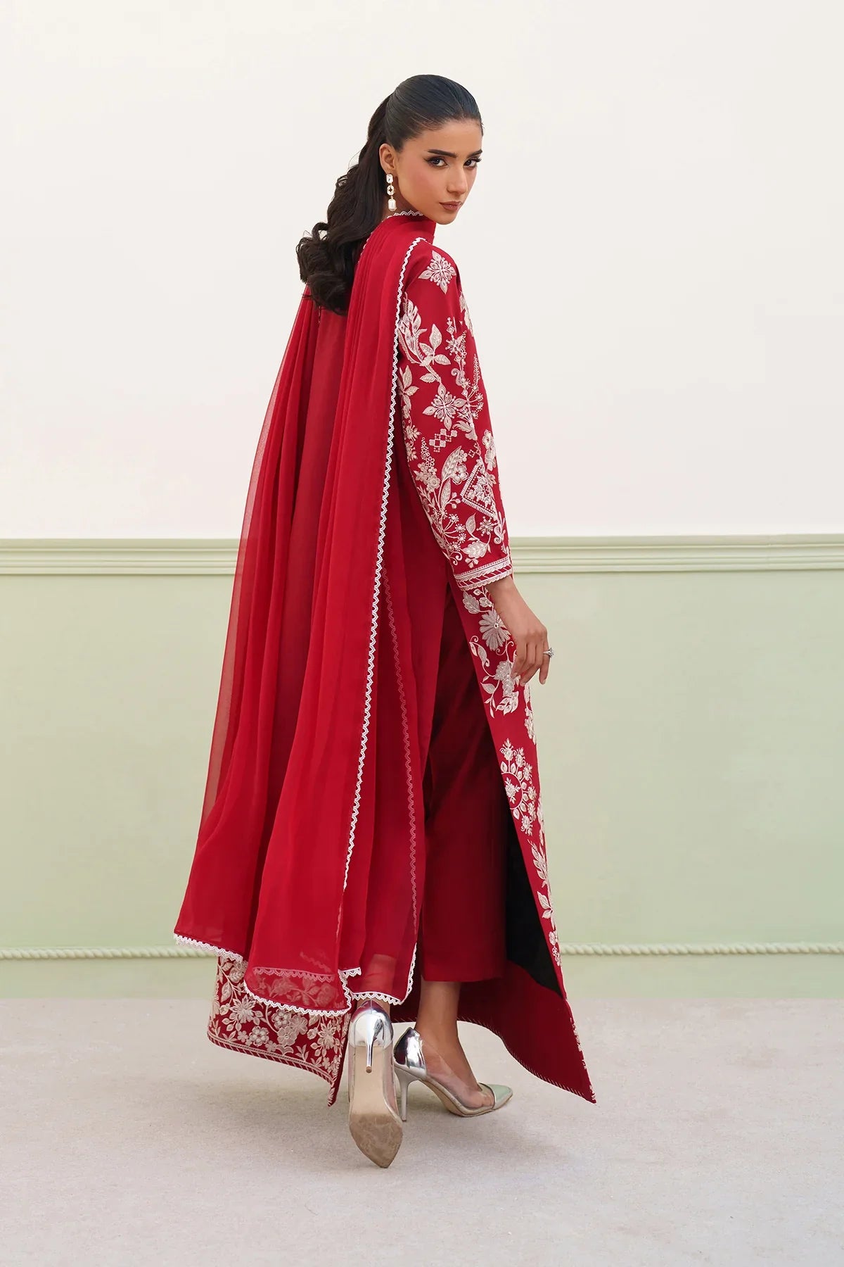 BAROQUE - EMBROIDERED RAW SILK UF-4386