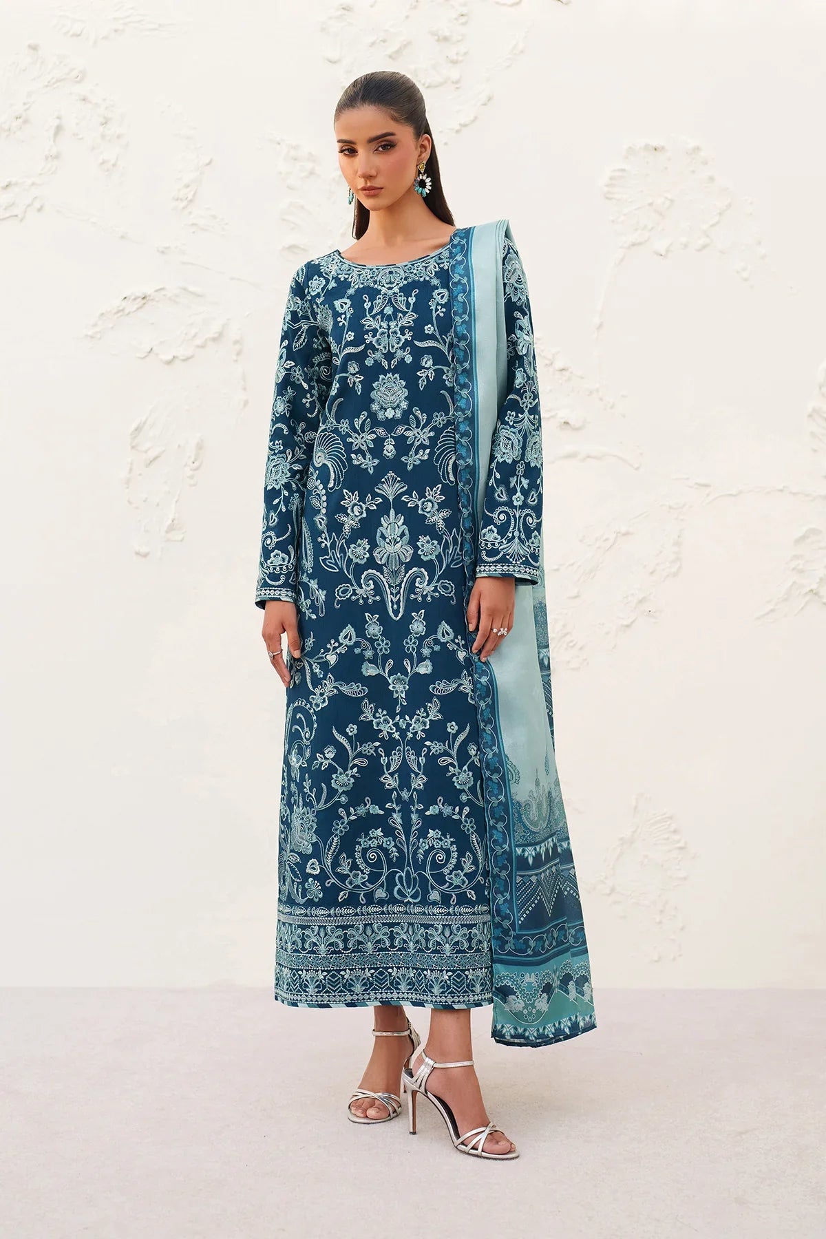 BAROQUE - EMBROIDERED RAW SILK UF-4384