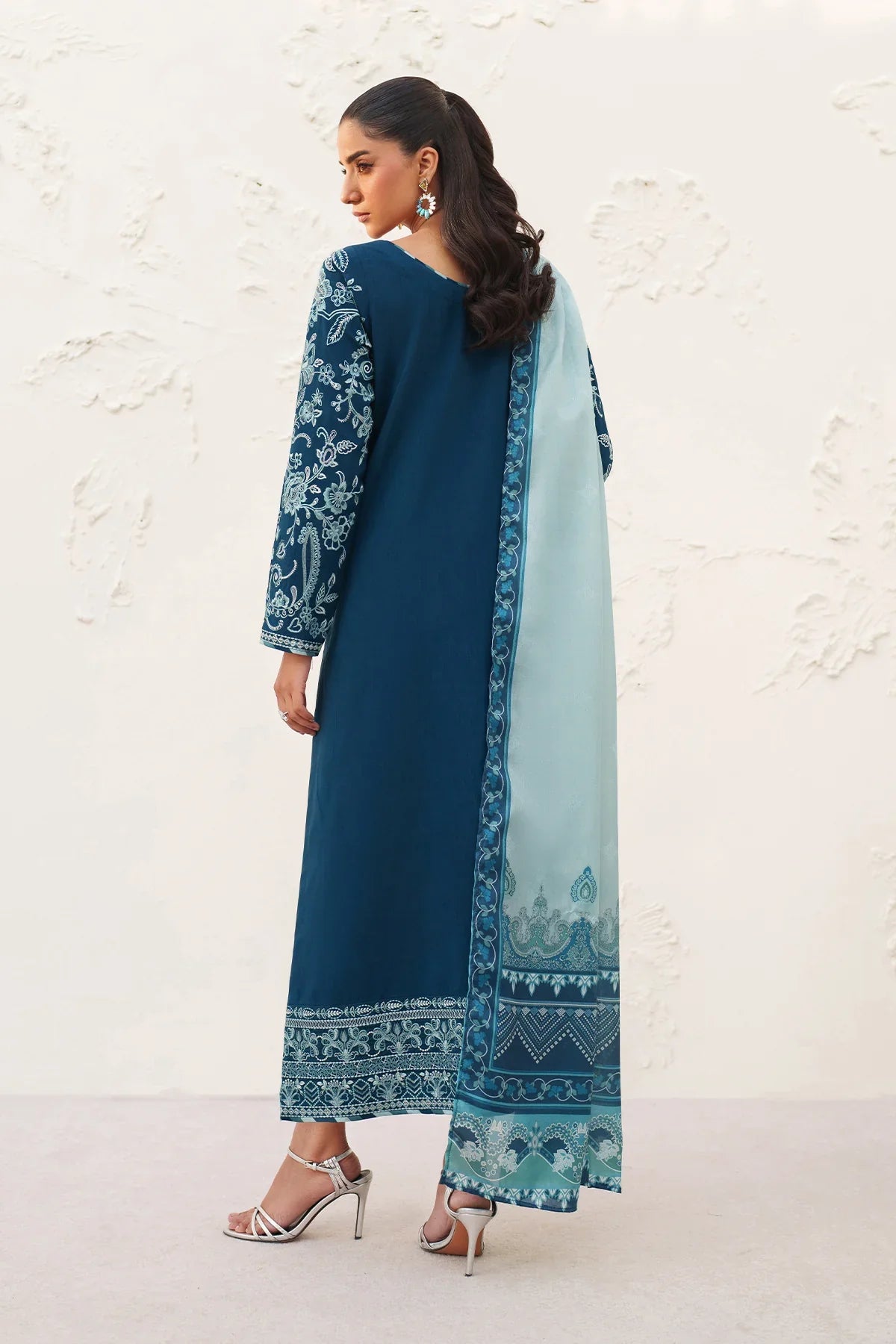 BAROQUE - EMBROIDERED RAW SILK UF-4384