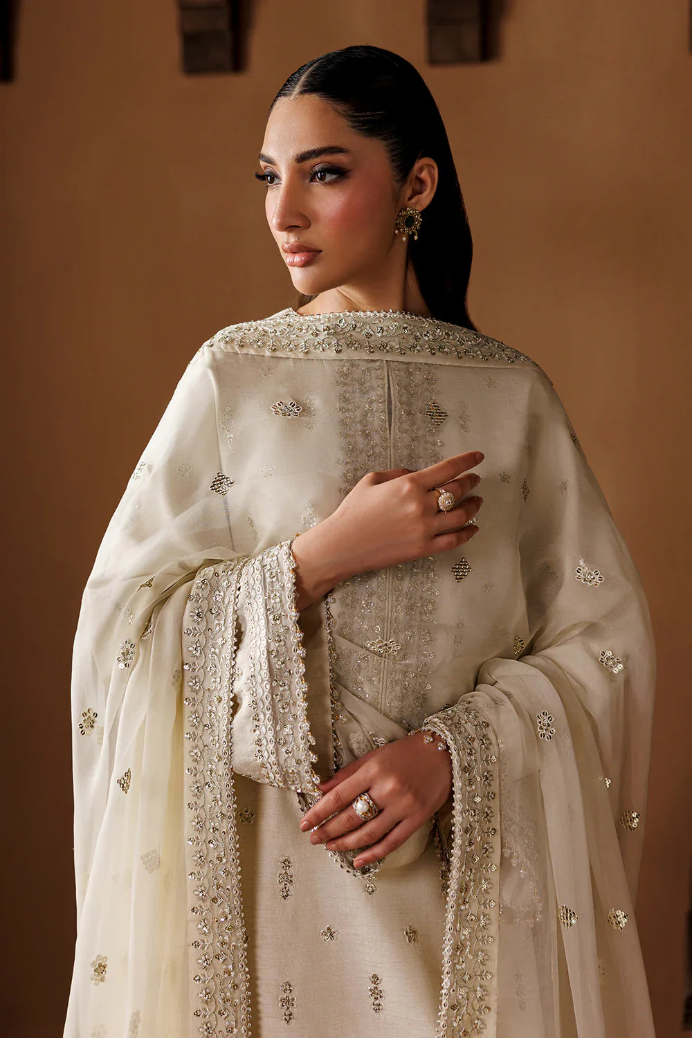 BAROQUE - EMBROIDERED RAW SILK UF-4434