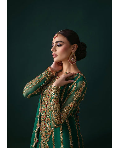 Emerald Hues | Nomi Ansari