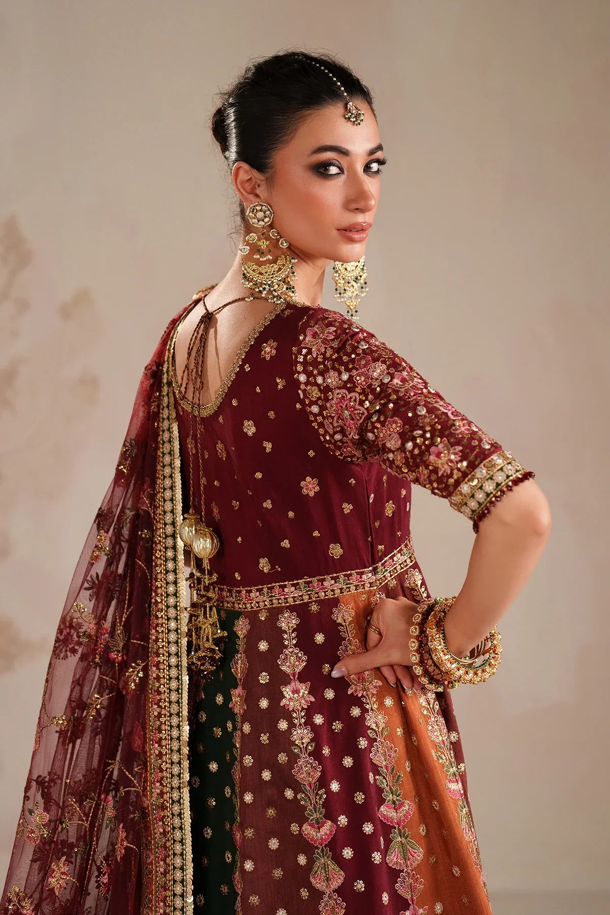 BAROQUE - EMBROIDERED RAW SILK UF-4366