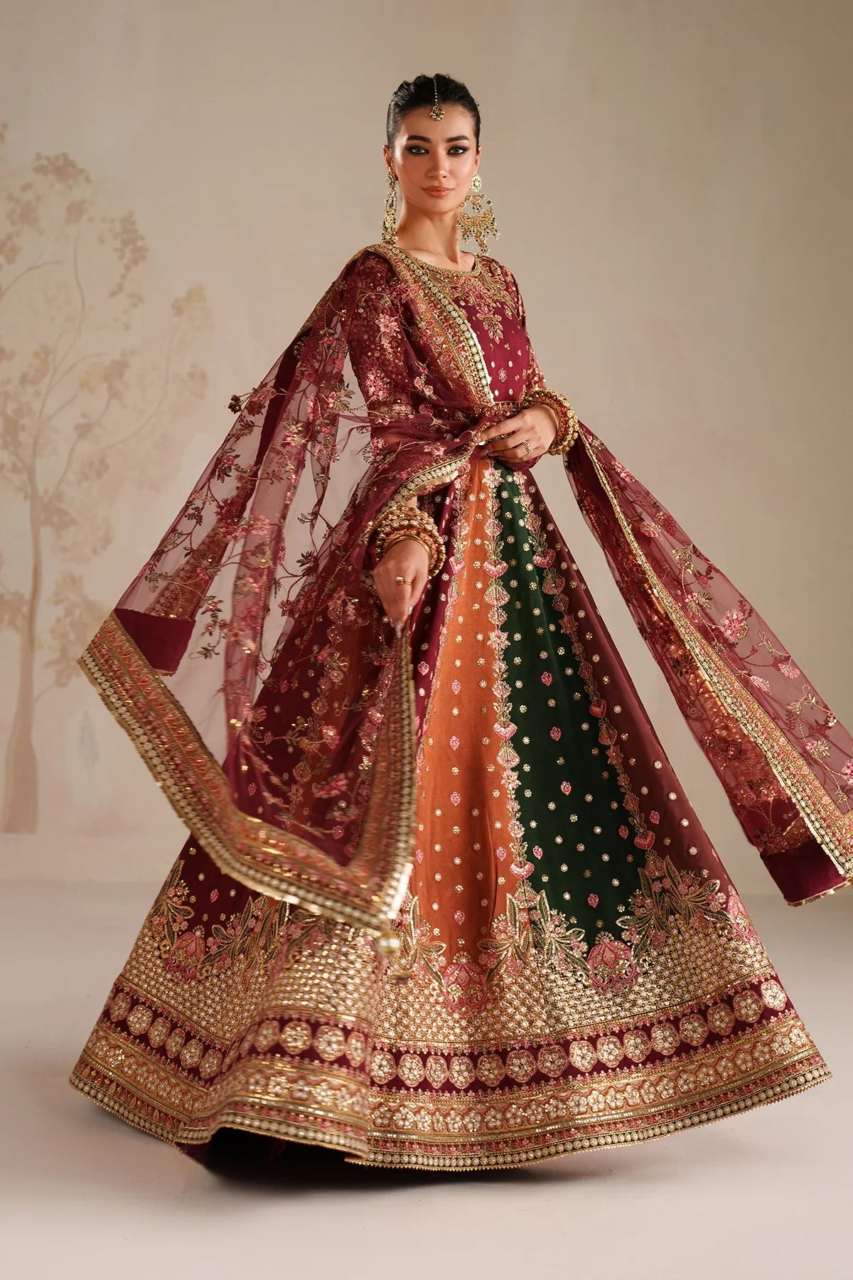 BAROQUE - EMBROIDERED RAW SILK UF-4366
