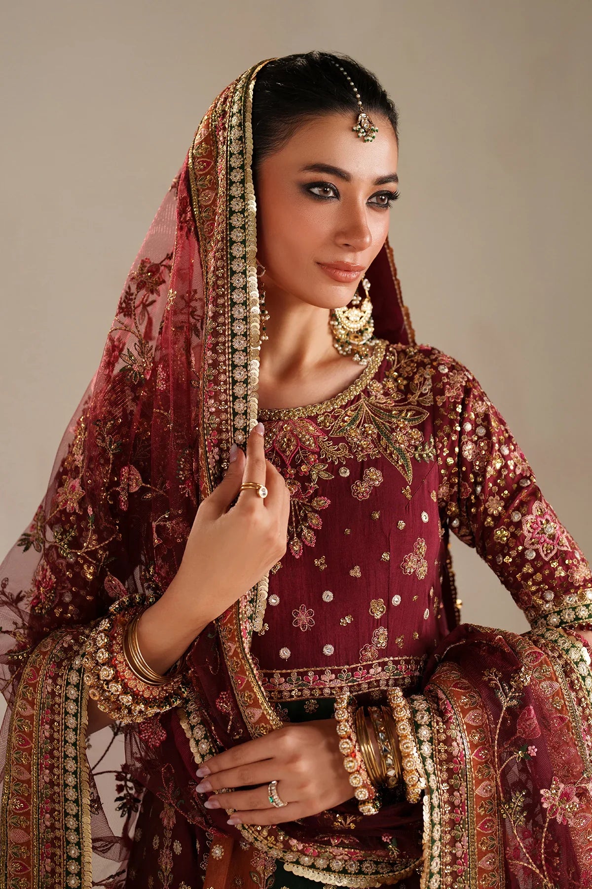 BAROQUE - EMBROIDERED RAW SILK UF-4366
