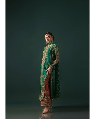 Emerald Hues | Nomi Ansari
