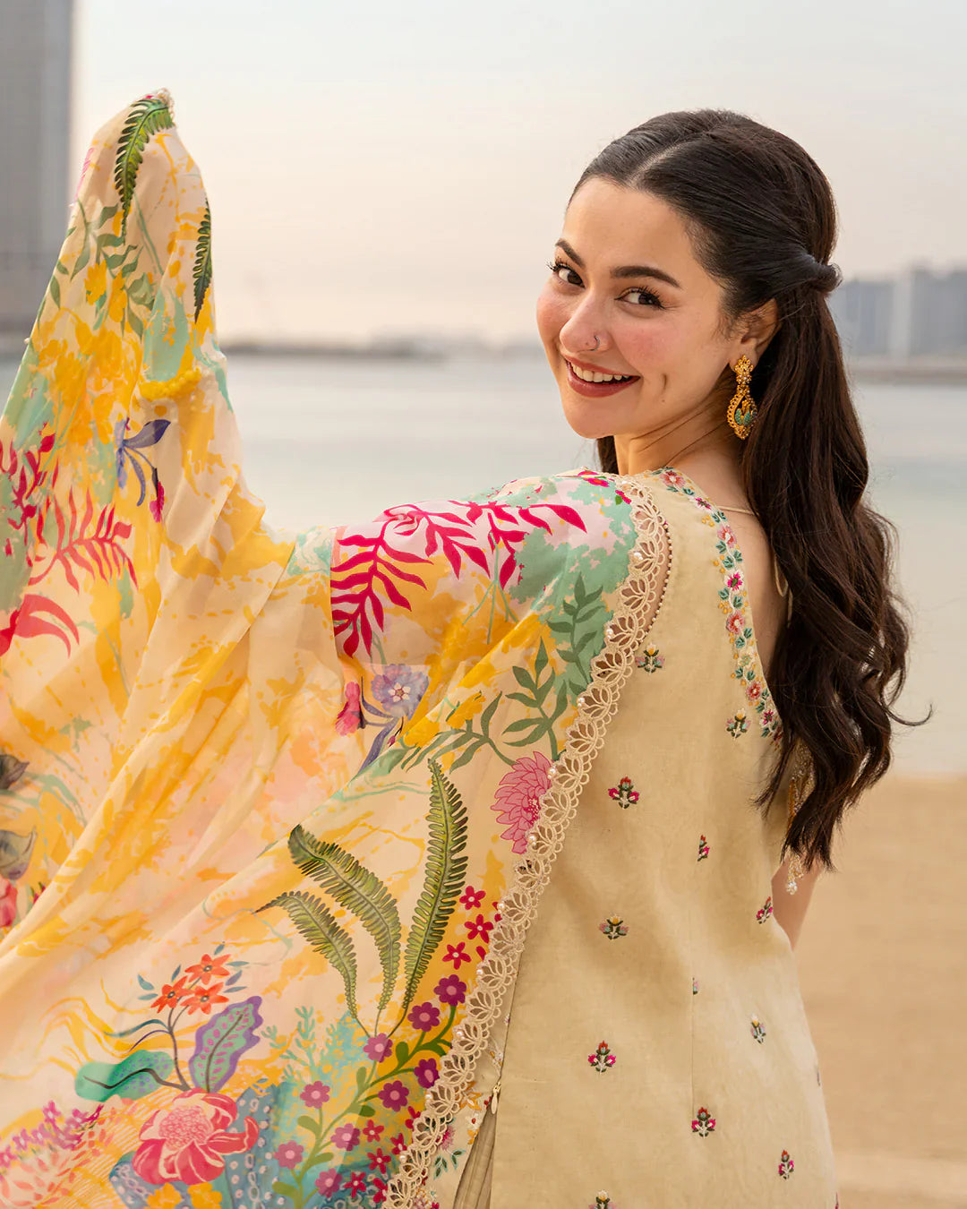 Faiza Saqlain - Merjem