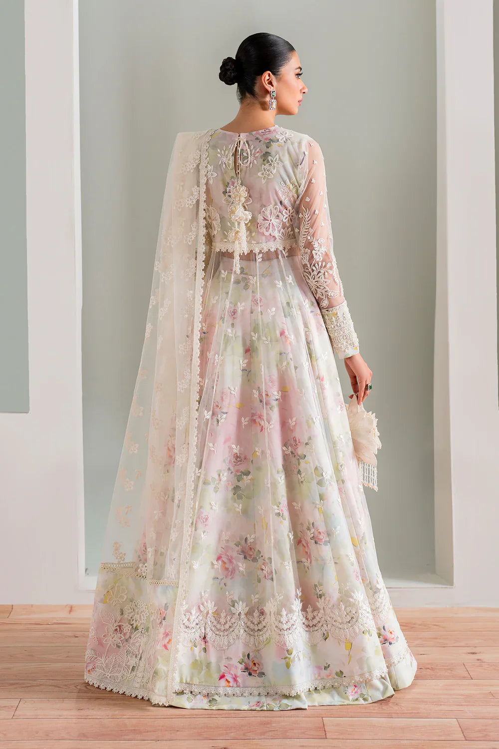 BAROQUE - EMBROIDERED NET UF-686