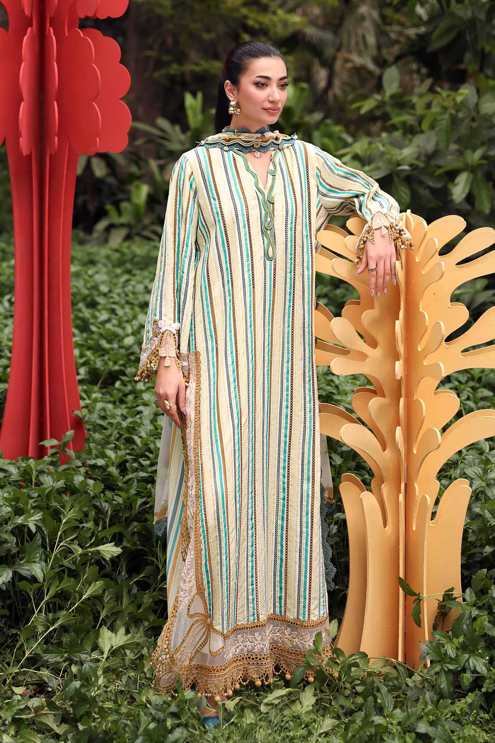 MARIA B - Embroidered Lawn Suit MPT-3002-B
