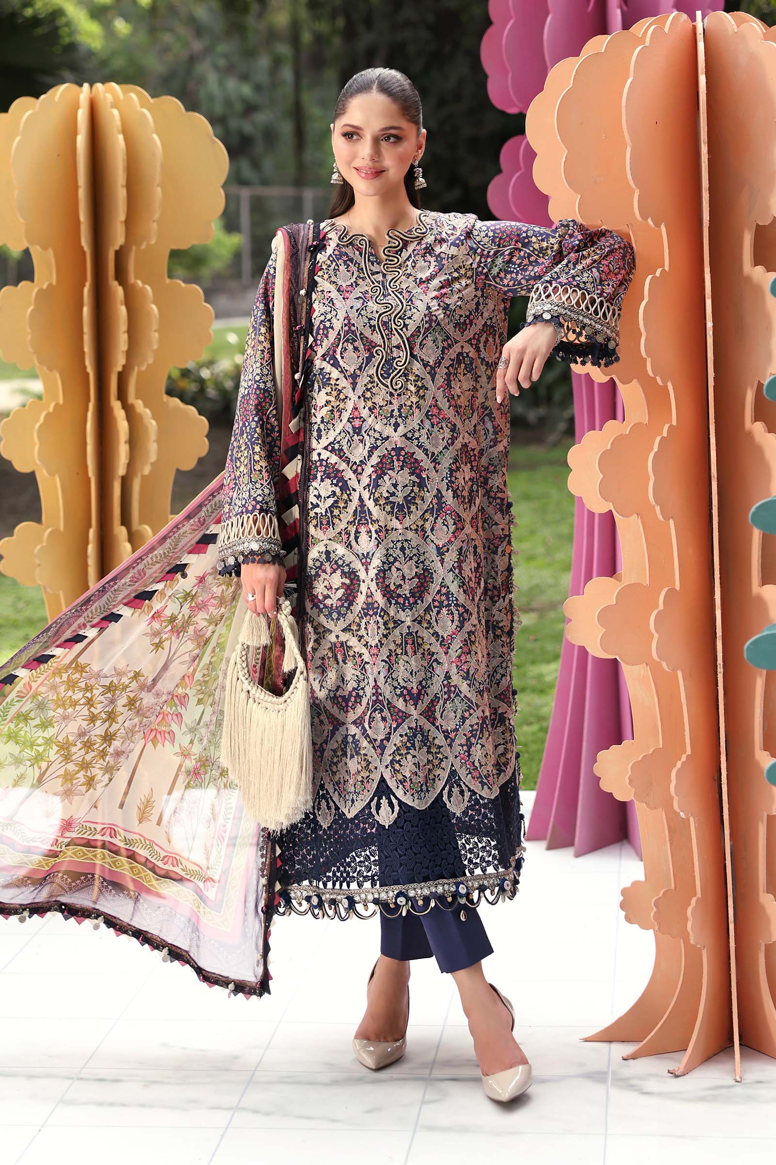 MARIA B - Embroidered Lawn Suit MPT-3003-B