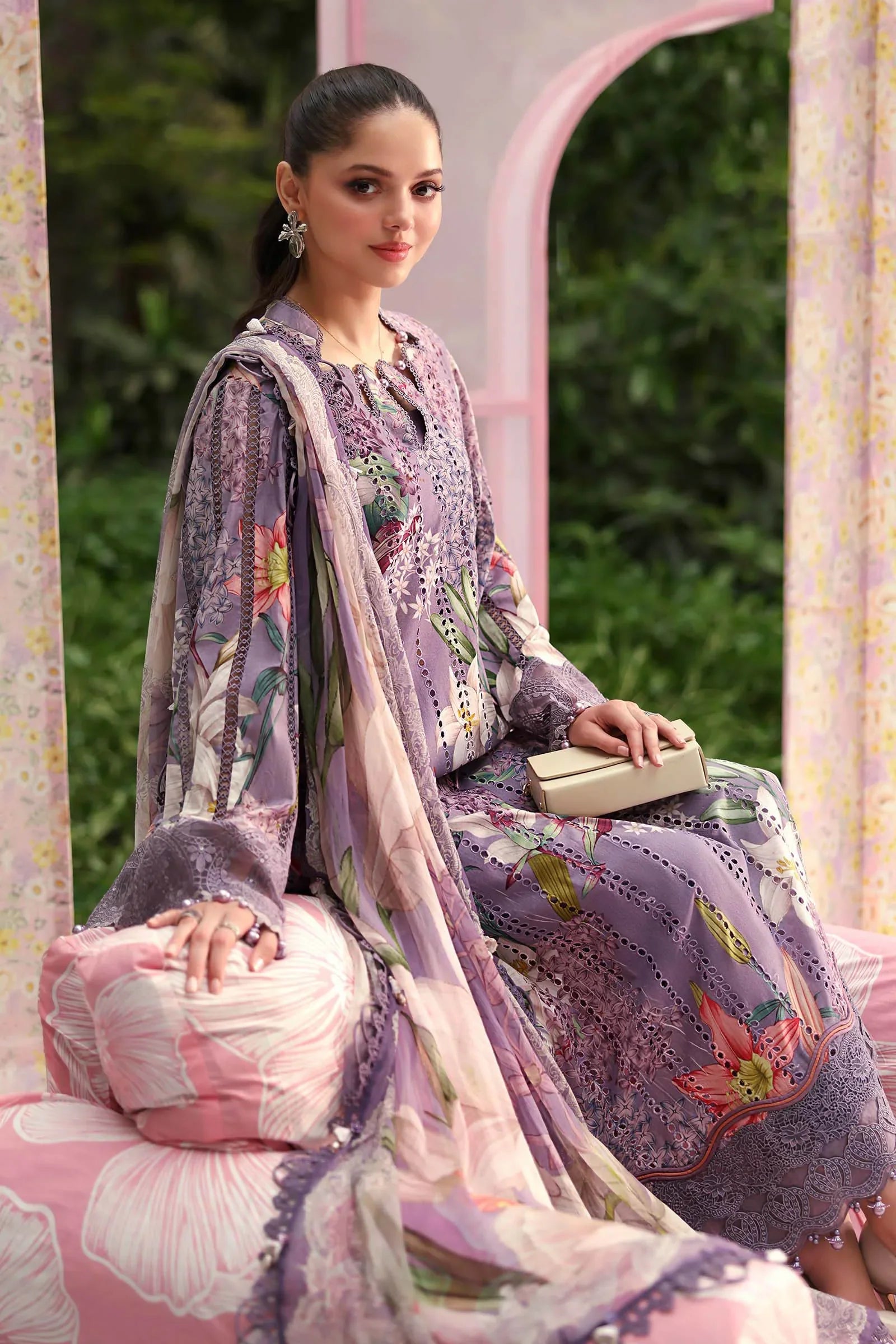 MARIA B - Embroidered Lawn Suit MPT-3006-B