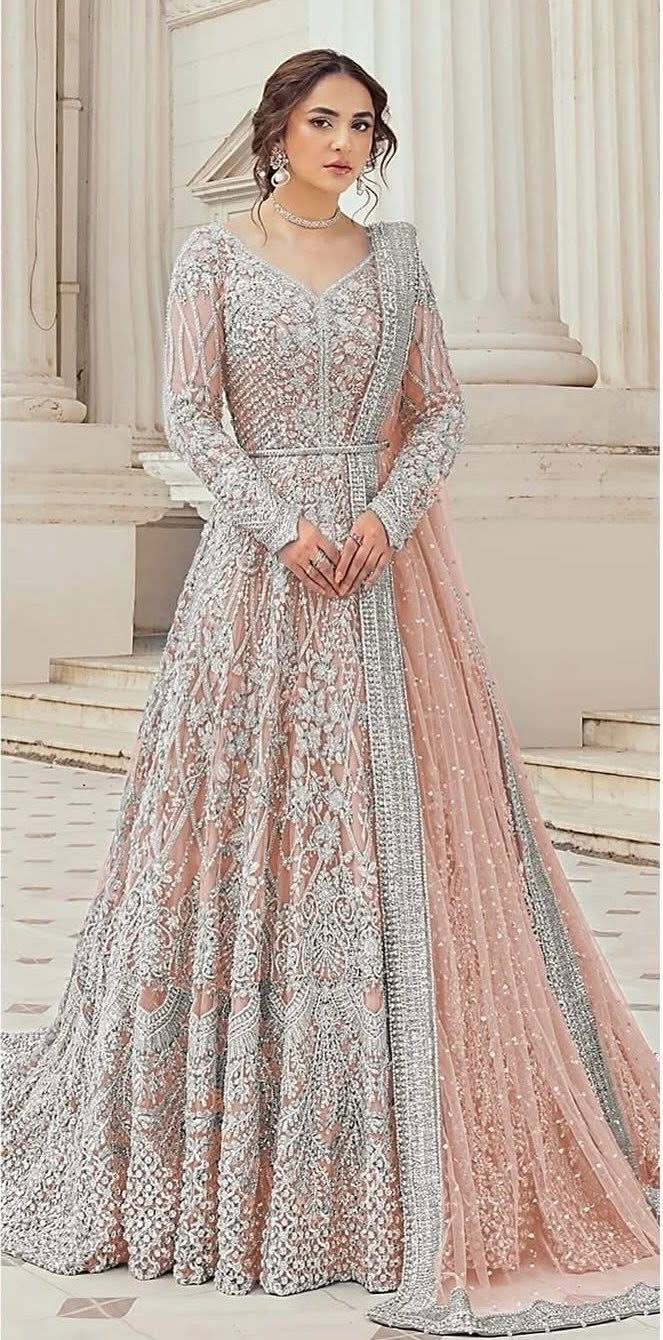 MOONLIT MAJESTY - Blush pink